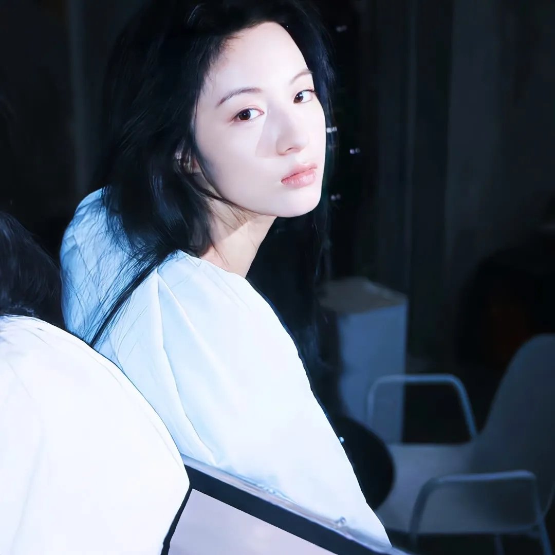 商谍